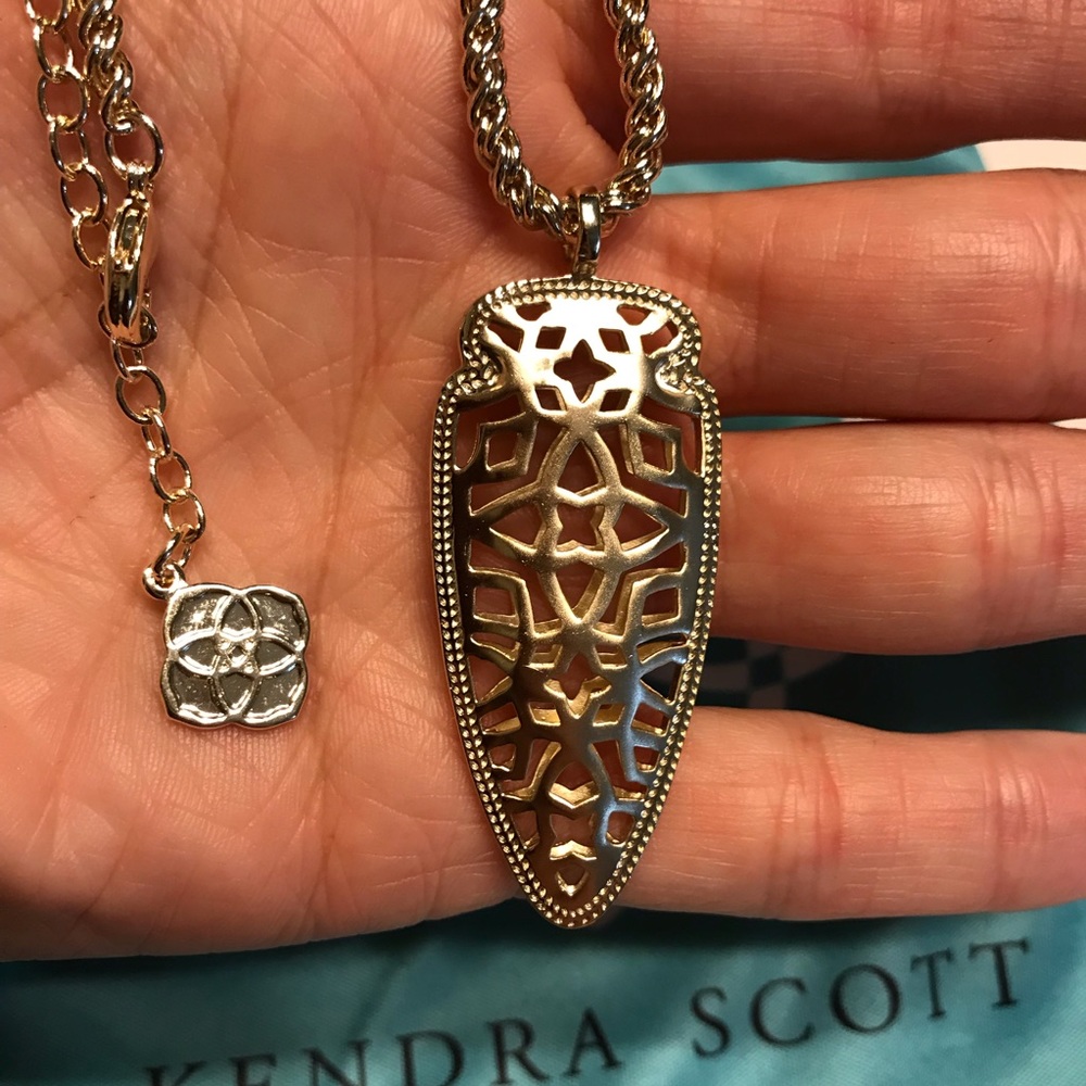 SOLD Kendra Scott Gold Sienna/Skylar Necklace - Picture 4 of 4